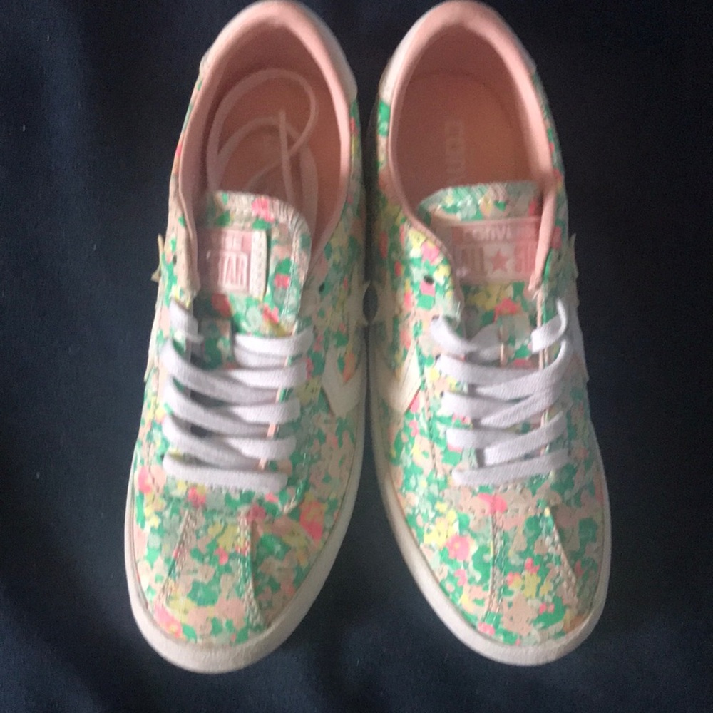 Converse sneakers size 5 floral print